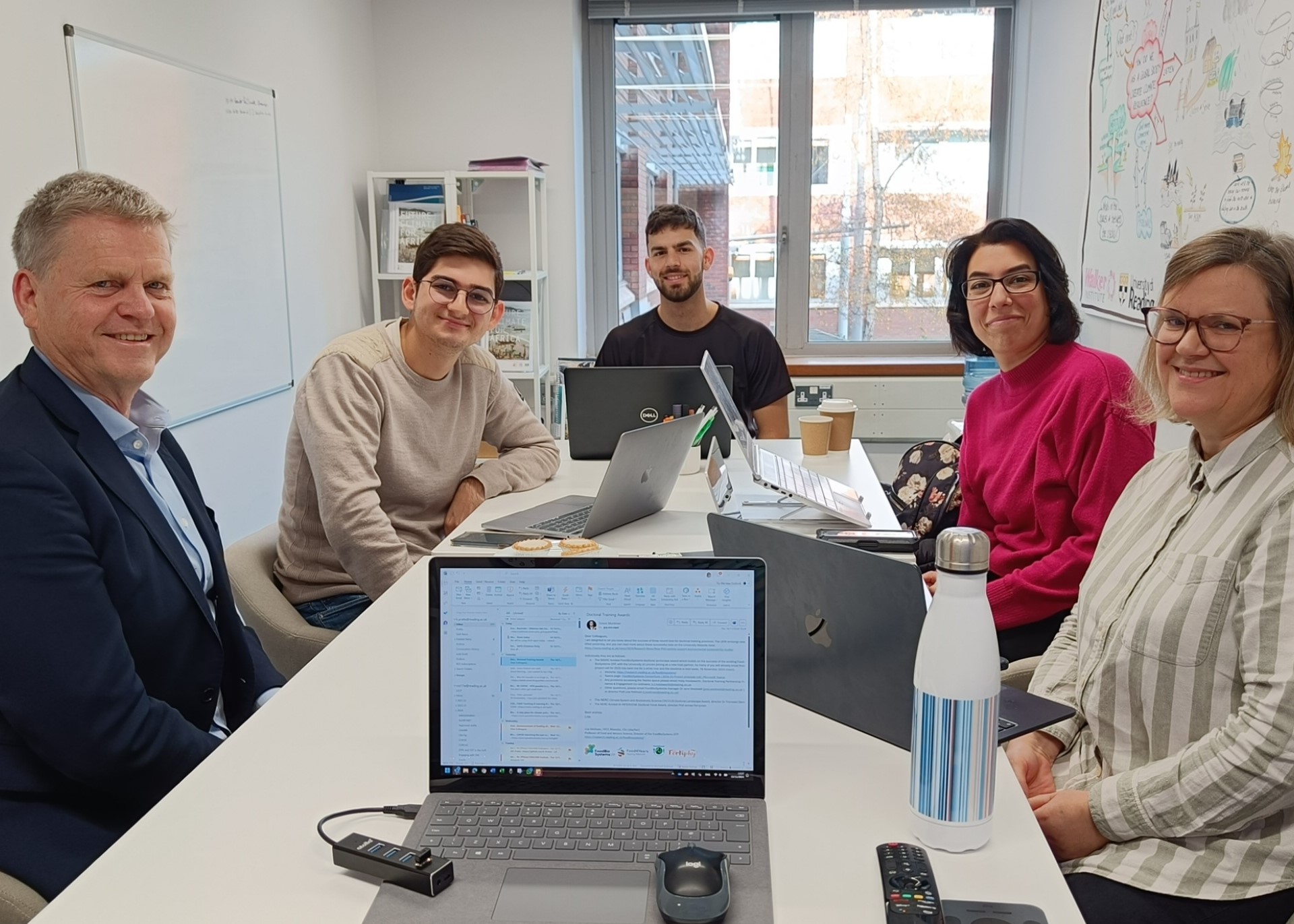 15 Nov. students in the studio with the Vice Chancellor a 15 Nov. students in the studio with the Vice Chancellor